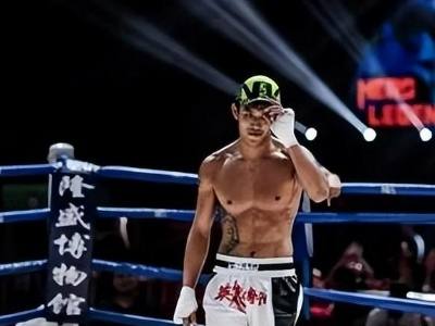 懂金融, 会演戏, 还会打拳,老婆看上会做菜