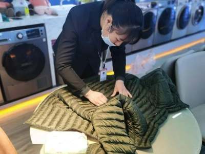 波司登羽绒洗衣机能洗吗 羽绒服能机洗吗