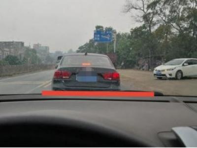 车头多少距离转弯不碰障碍 转弯不碰别人