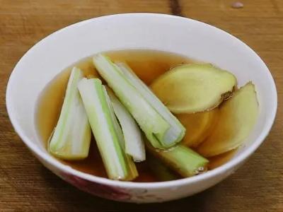 葱姜水怎么做治感冒 感冒能喝葱白生姜水