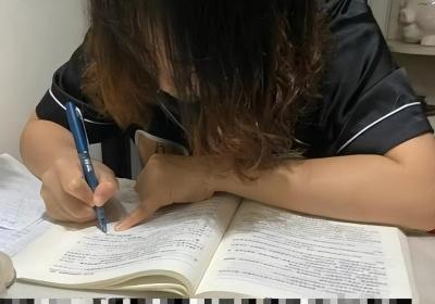 结婚婆婆掀桌子 如今尝尽苦楚 成单亲妈妈