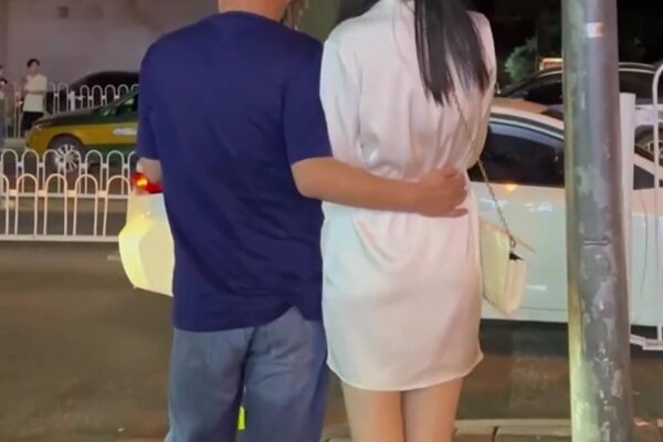 女生允许搂腰意味着什么 女生给抱给搂腰